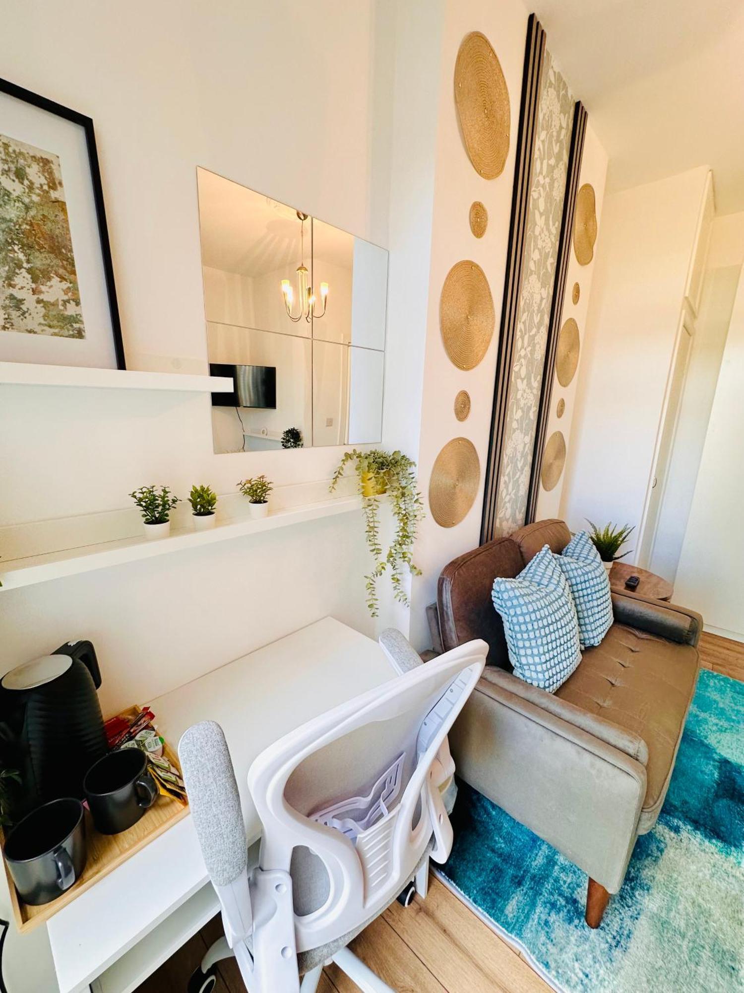 R2 - Elegant Private Room Opposite Queen Elizabeth Hospital - Harborne Birmingham Exterior foto