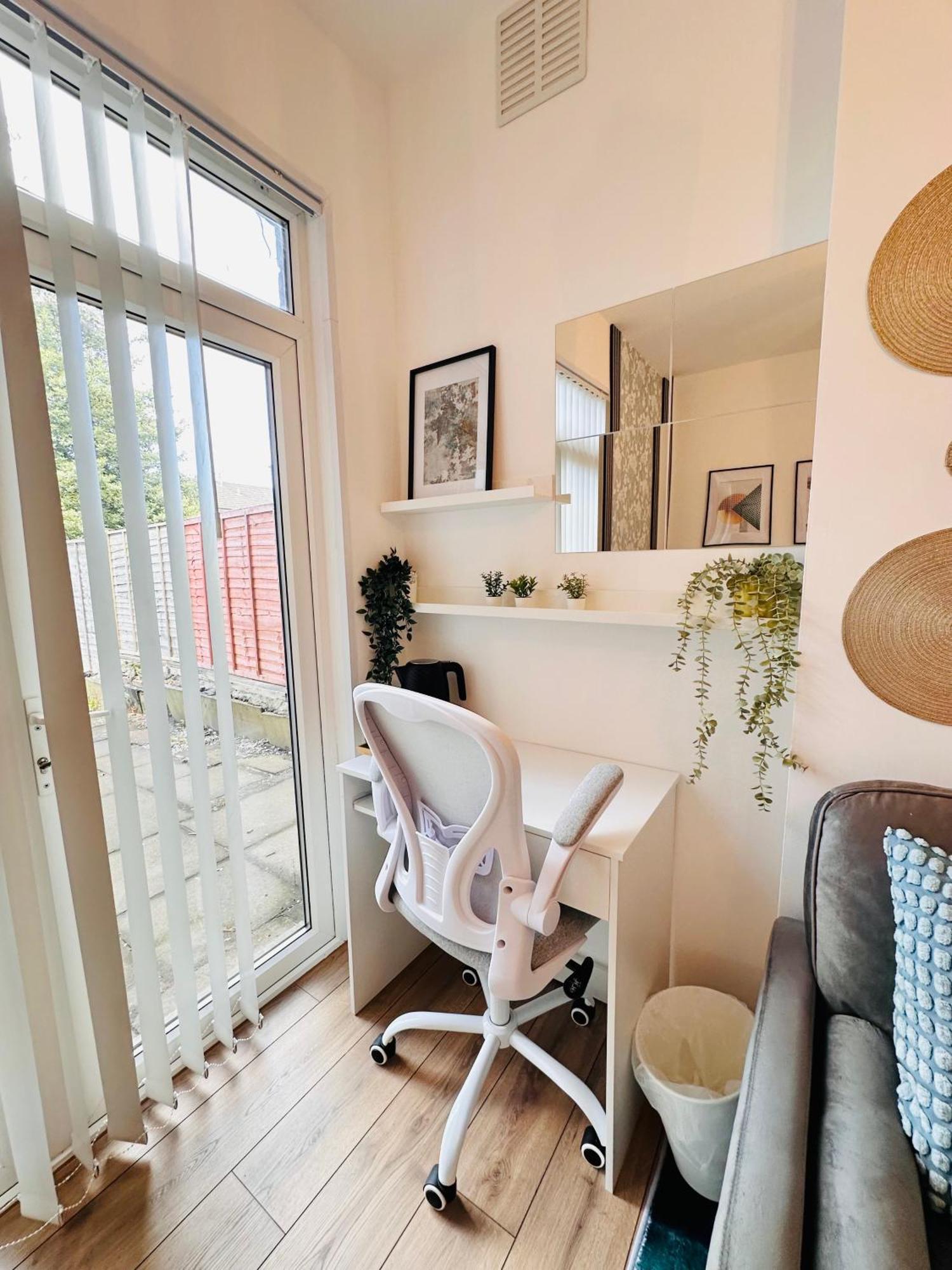 R2 - Elegant Private Room Opposite Queen Elizabeth Hospital - Harborne Birmingham Exterior foto